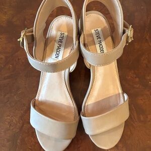 Steve Madden Women's tan leather Sandals